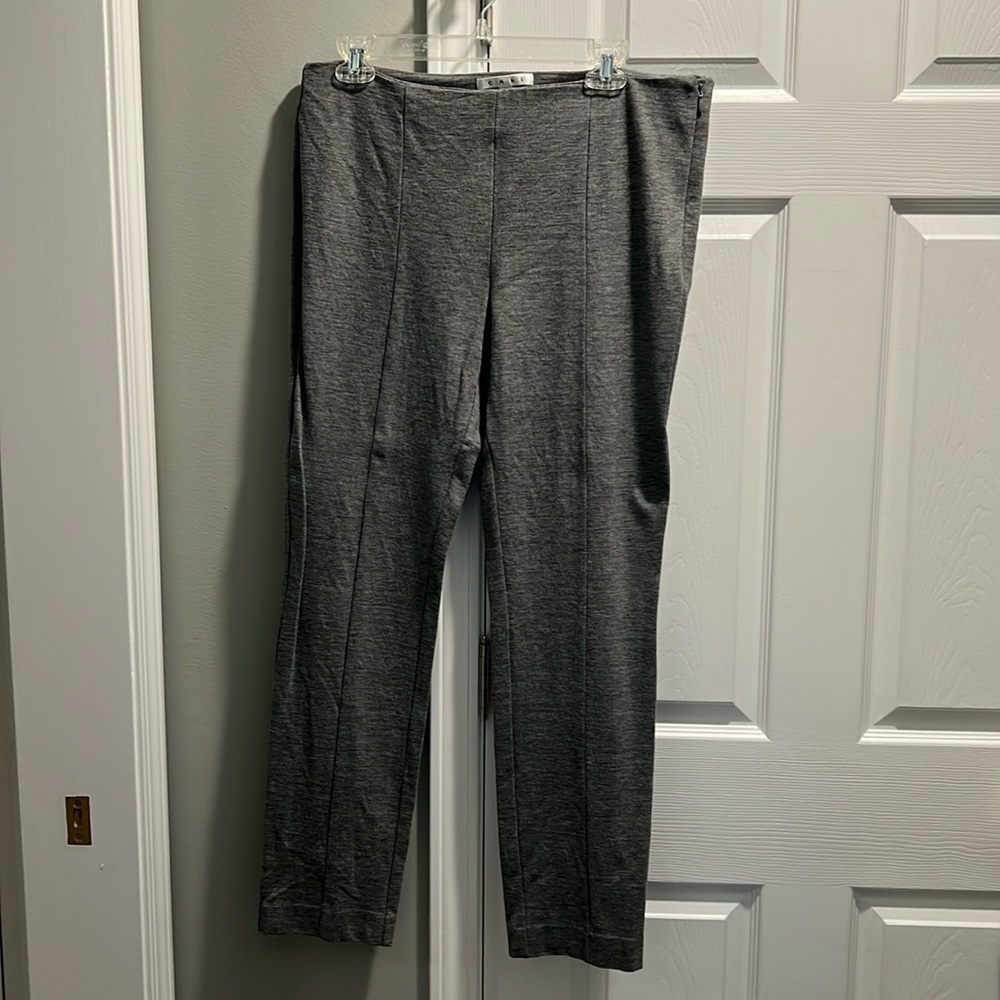 Cabi Newport Pant Style 814 in medium gray. 
Size Large. Greater used condition.
